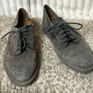 Born wavz taupe distressed, suede men’s casual shoes size 10.5